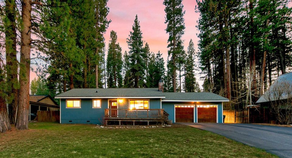 10895 Jeffrey Pine Road, Truckee, CA 96161 Photo