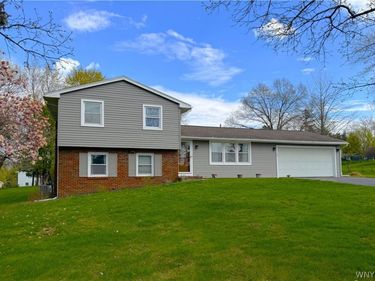 24 Dahlia Drive, Fairport, NY 14450