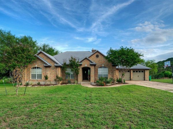 511 Chaneys XING, Bertram, TX 78605
