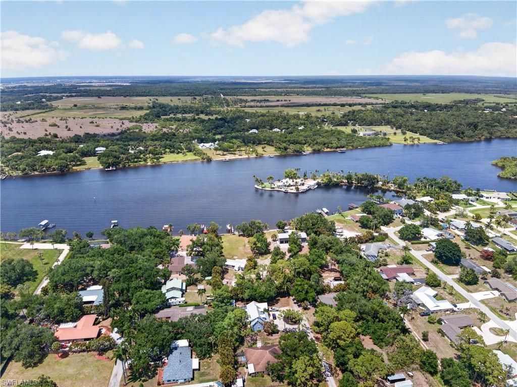 2212 River Pine Dr, Fort Myers, FL 33905 Photo