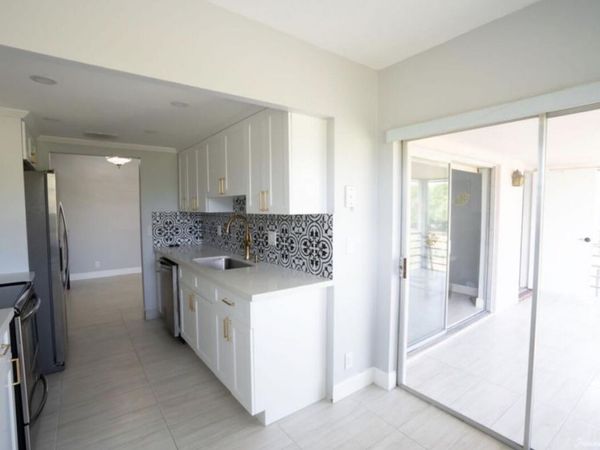 8002 Lagos De Campo Boulevard, Unit B306, Tamarac, FL 33321