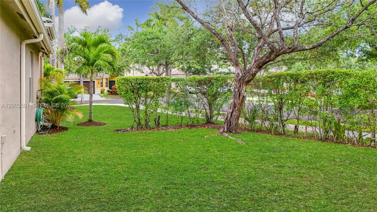 1668 Winterberry Ln , Weston, FL 33327 Photo