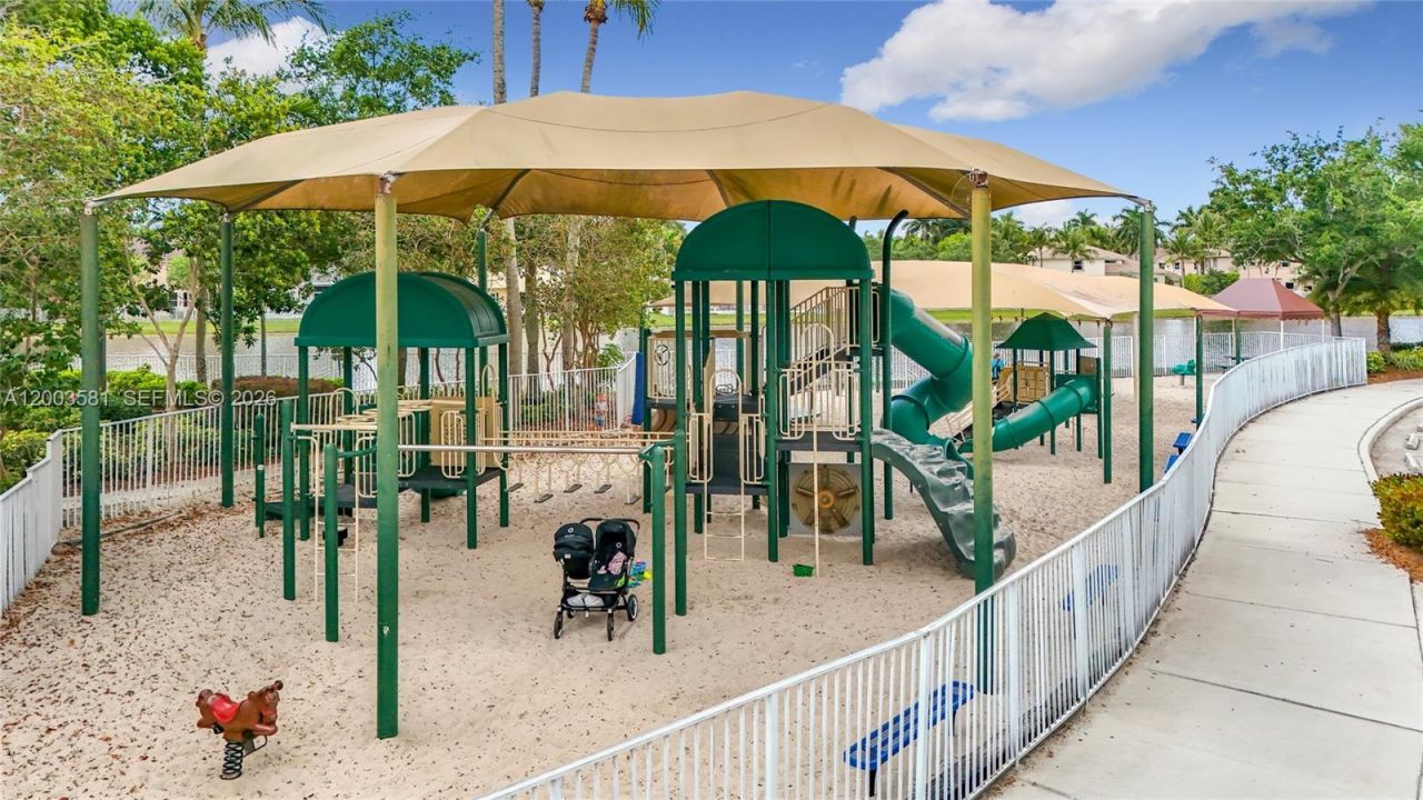 1668 Winterberry Ln , Weston, FL 33327 Photo