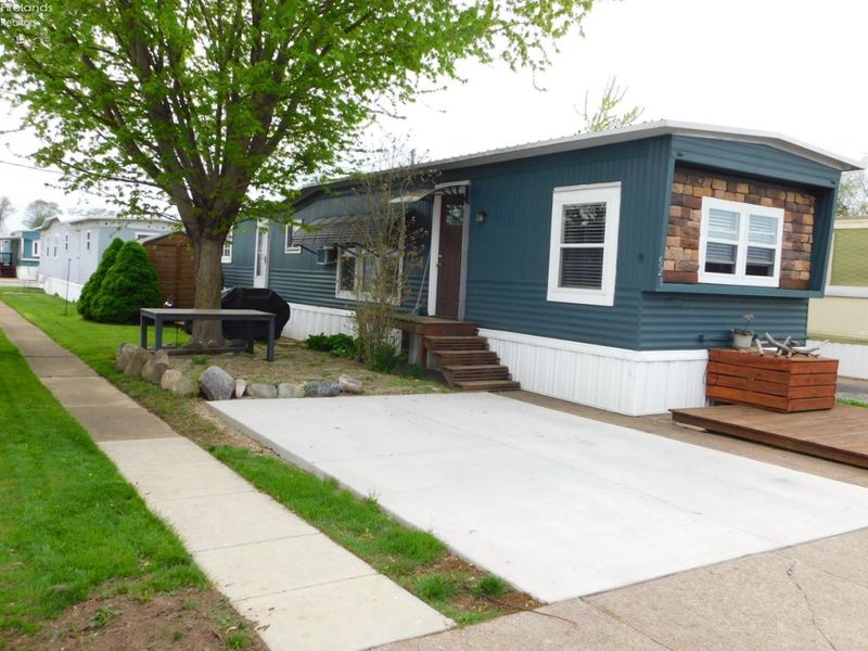 520 Stan Drive, Huron, OH 44839 Photo 2