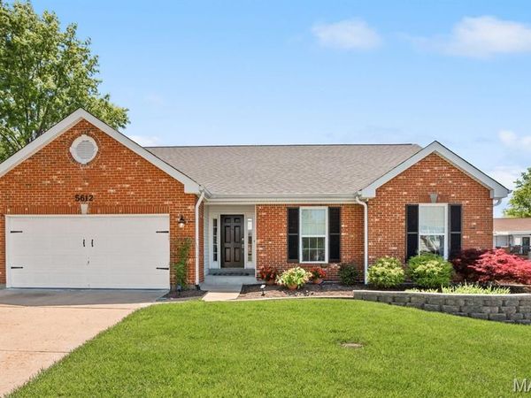 5612 Briarwood Estates Drive, Oakville, MO 63129