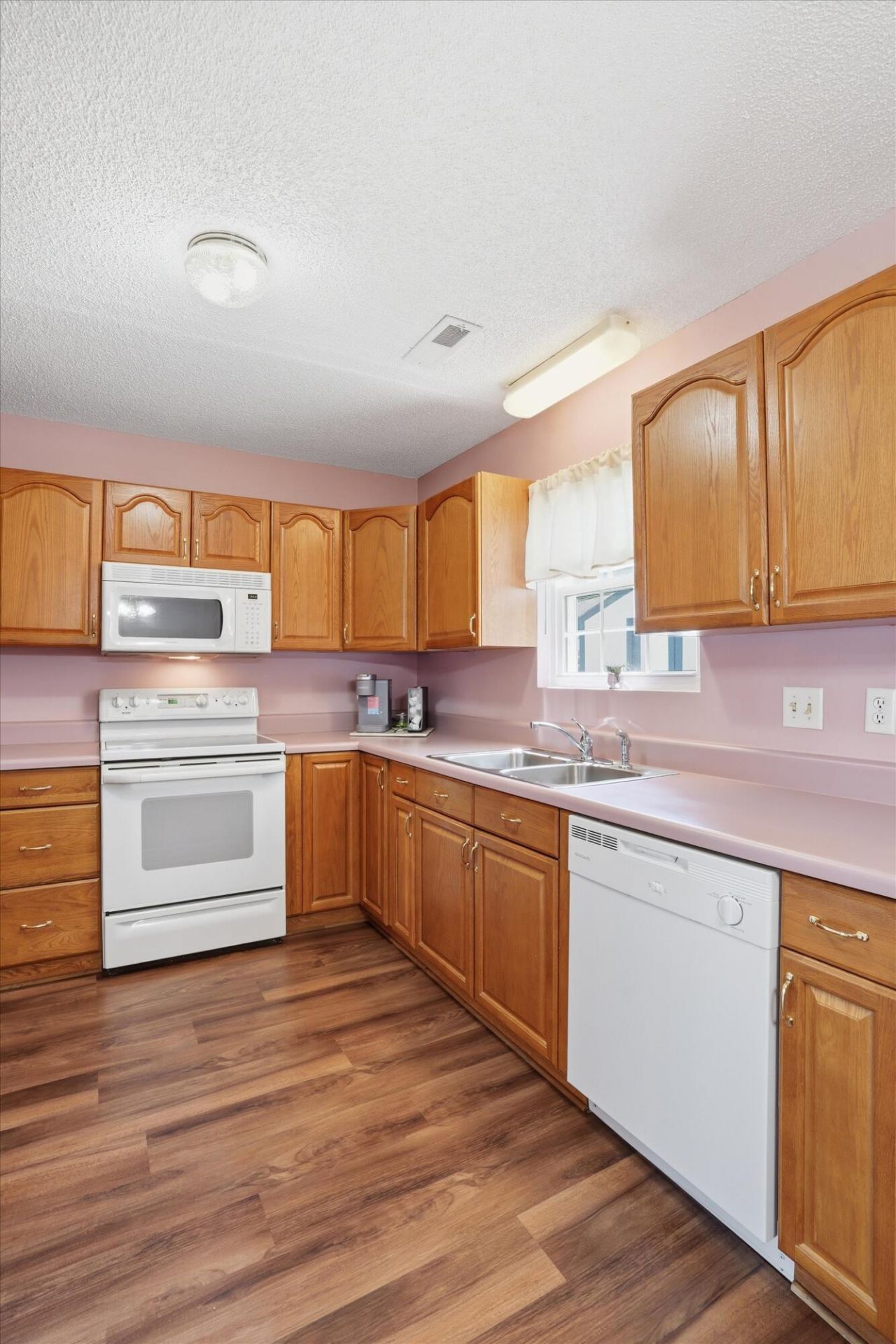 105 Wisteria Court Photo 11