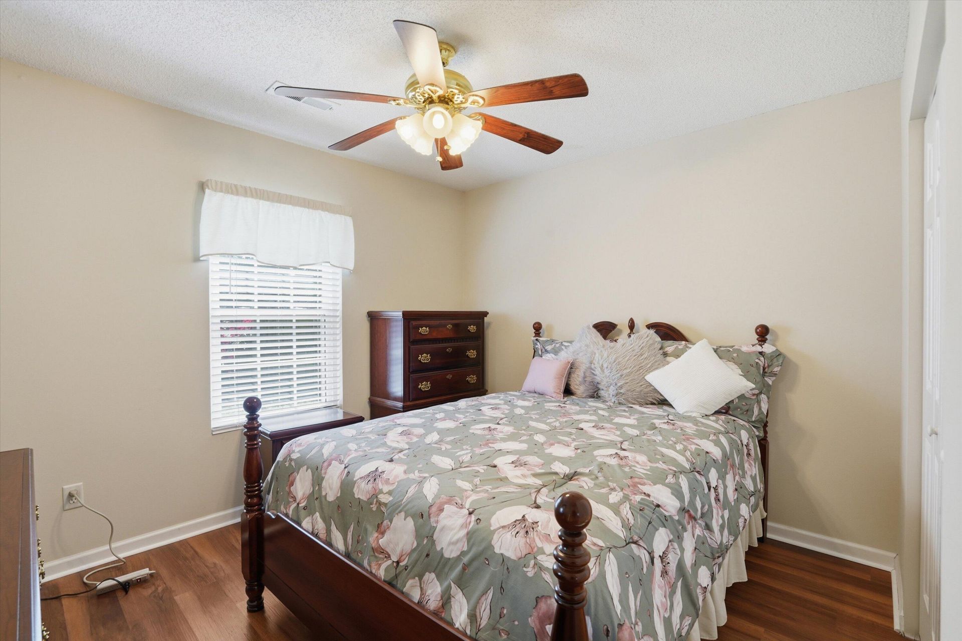 105 Wisteria Court Photo 19
