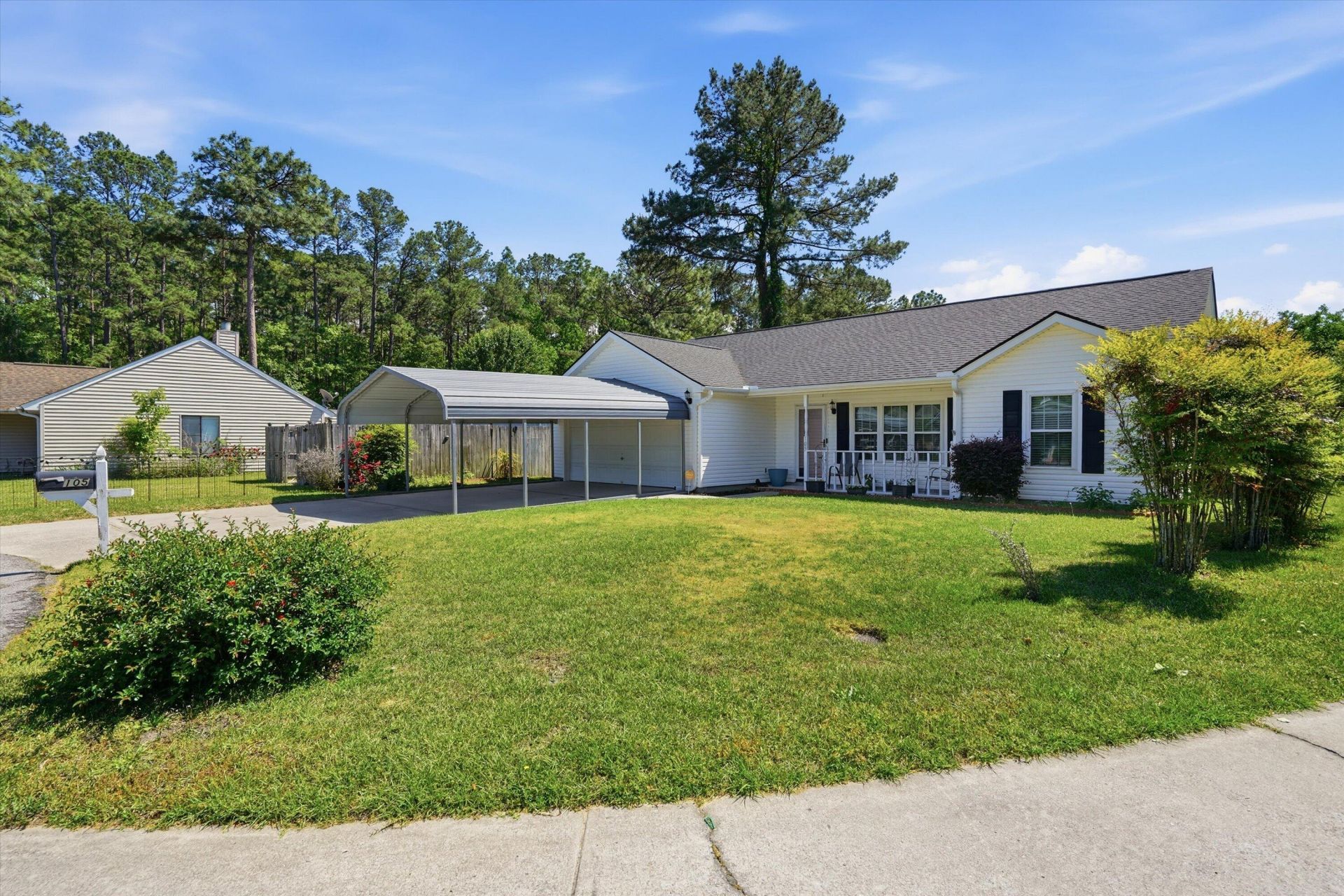105 Wisteria Court Photo 3