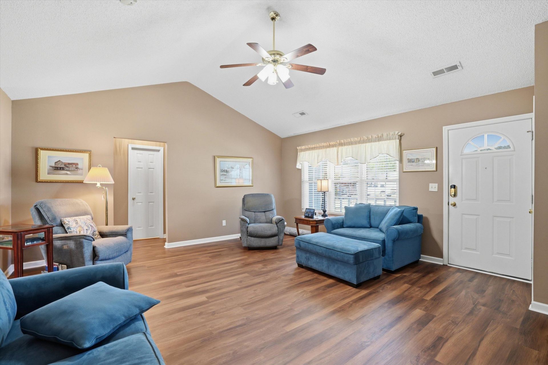 105 Wisteria Court Photo 5