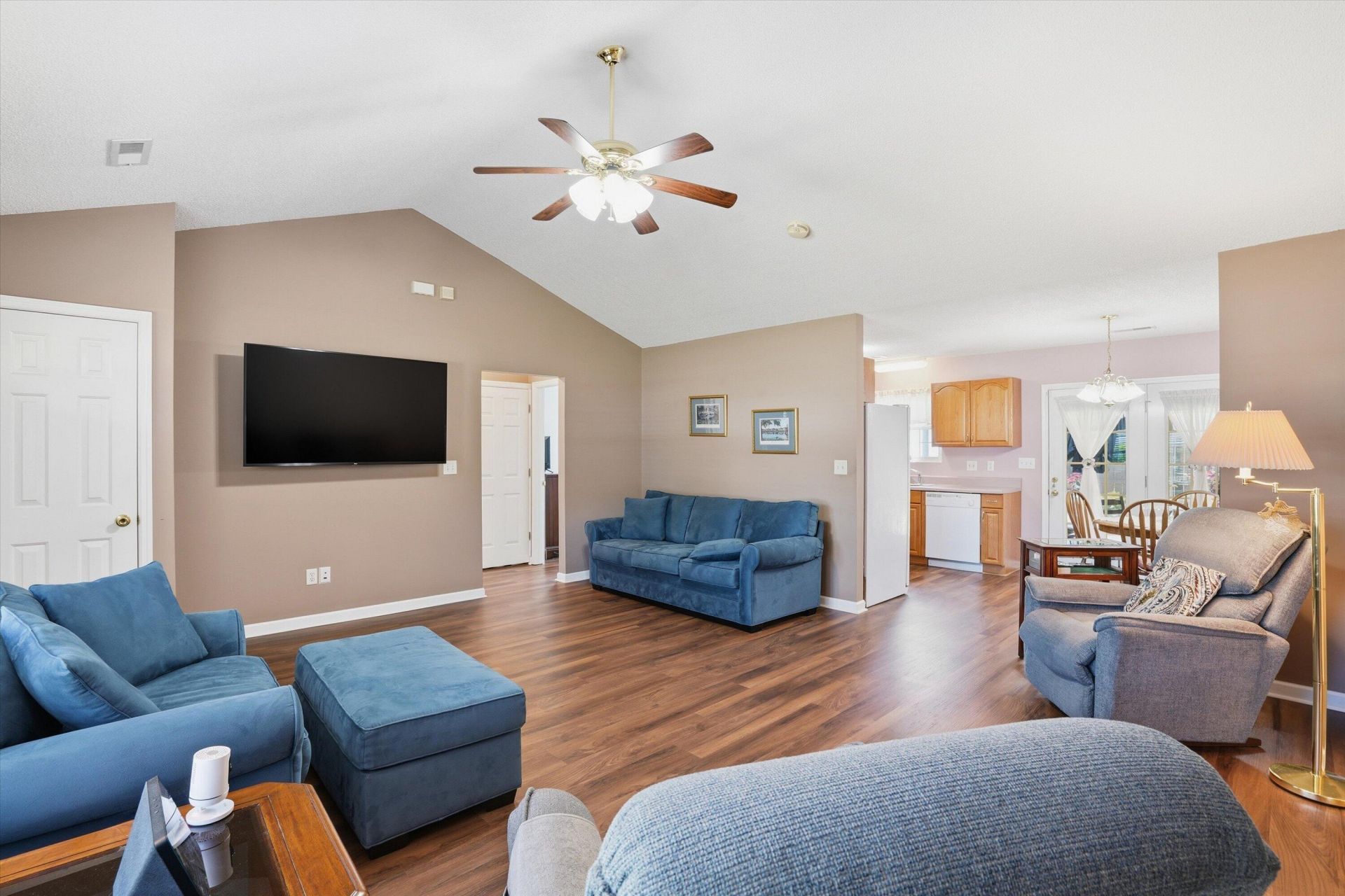 105 Wisteria Court Photo 6