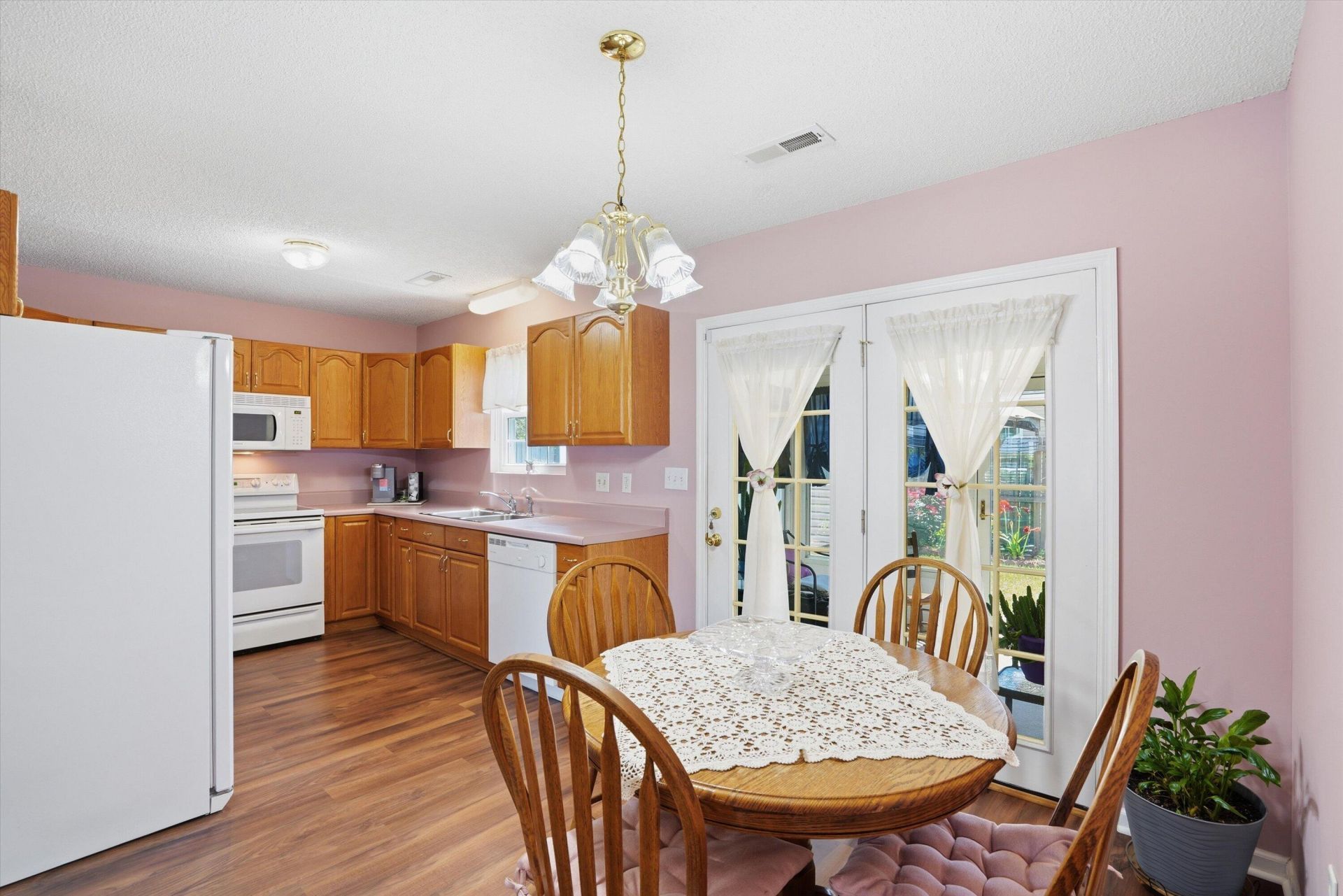 105 Wisteria Court Photo 8