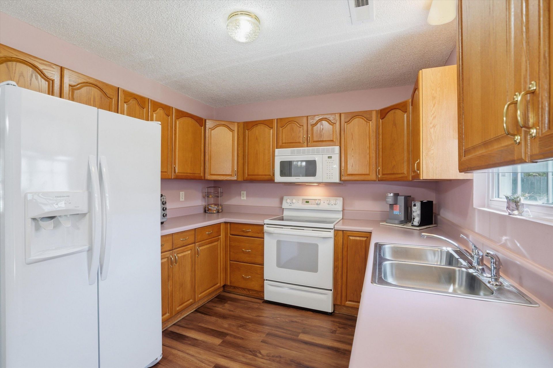 105 Wisteria Court Photo 9