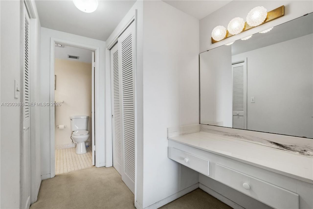 4330 Hillcrest Dr , Unit 1017, Hollywood, FL 33021 Photo