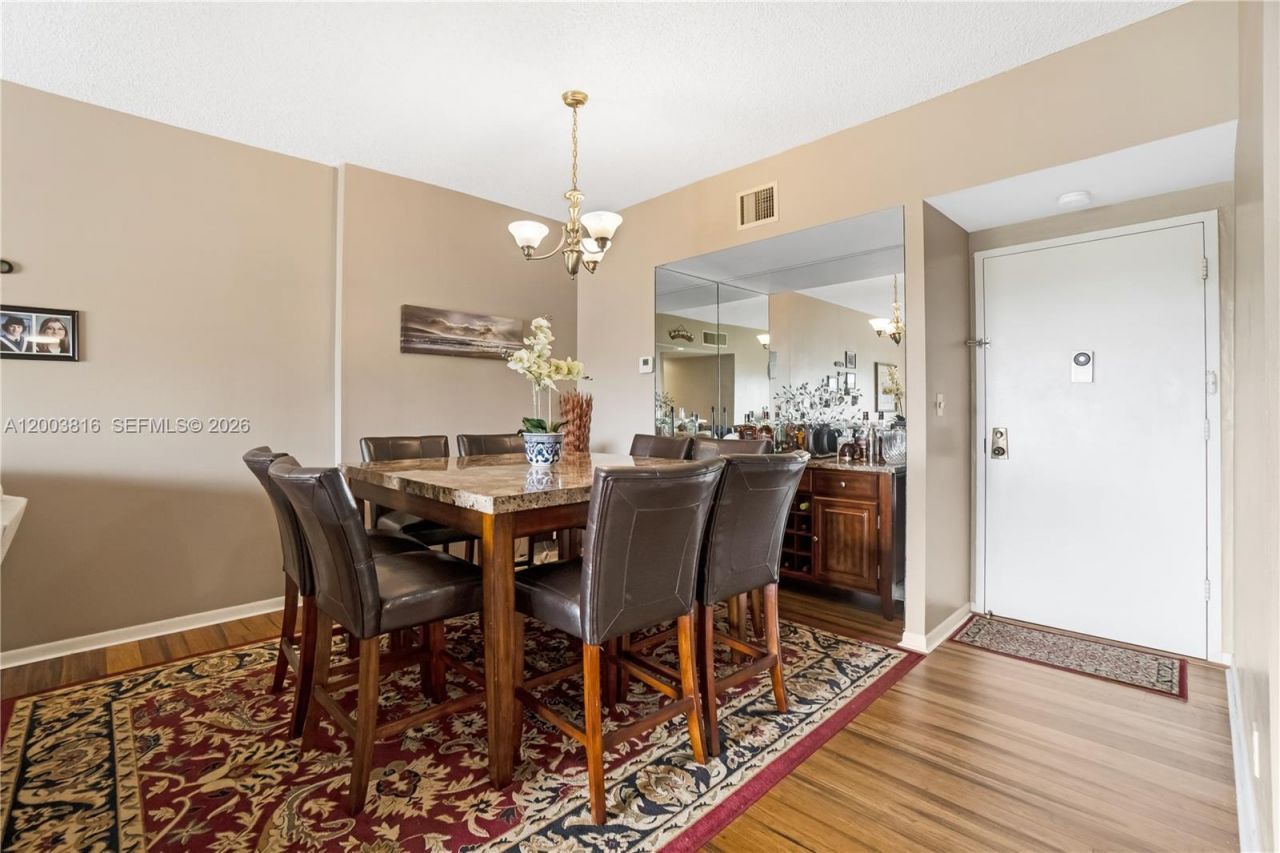 4330 Hillcrest Dr , Unit 1017, Hollywood, FL 33021 Photo