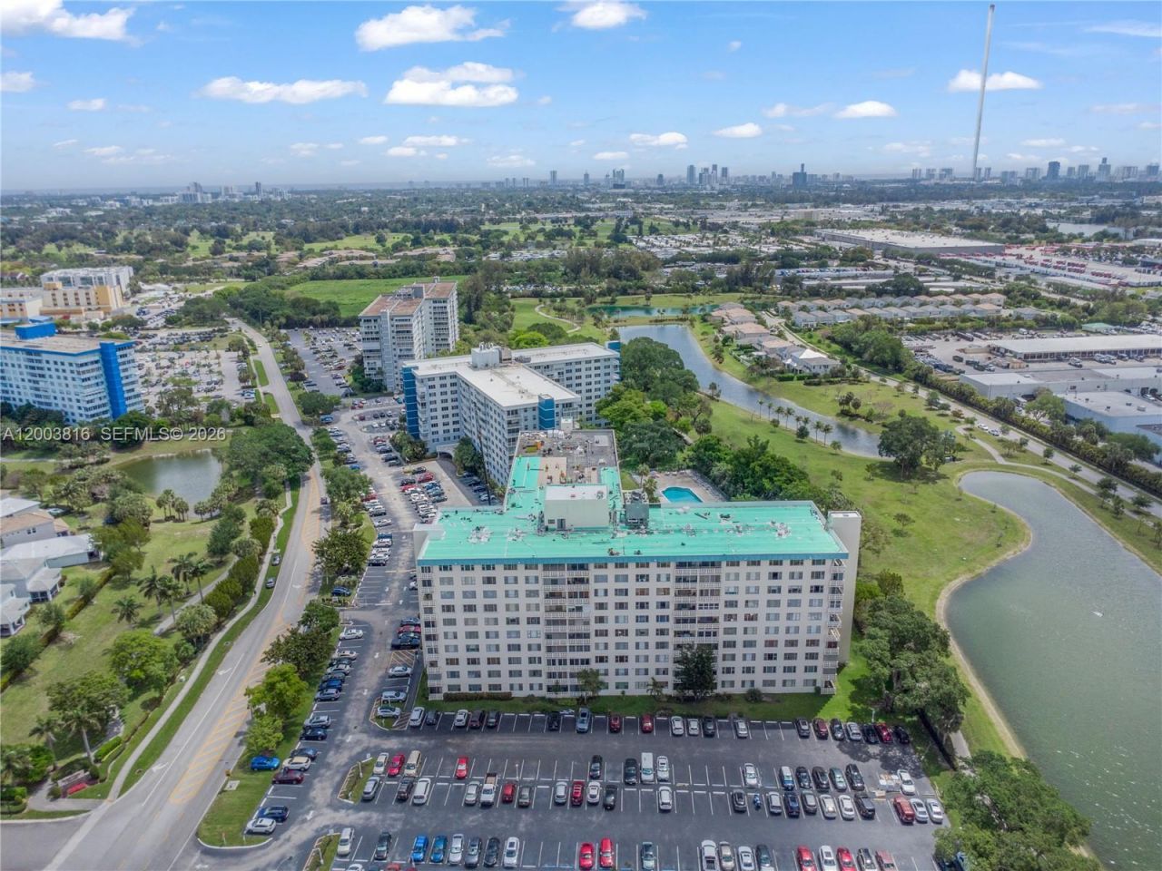 4330 Hillcrest Dr , Unit 1017, Hollywood, FL 33021 Photo