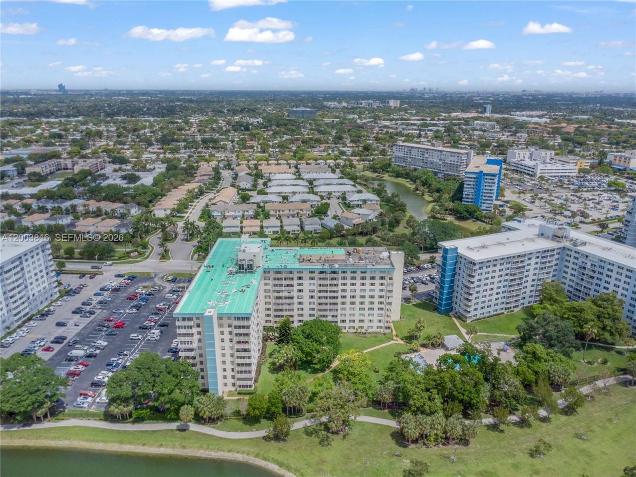 4330 Hillcrest Dr , Unit 1017, Hollywood, FL 33021 Photo