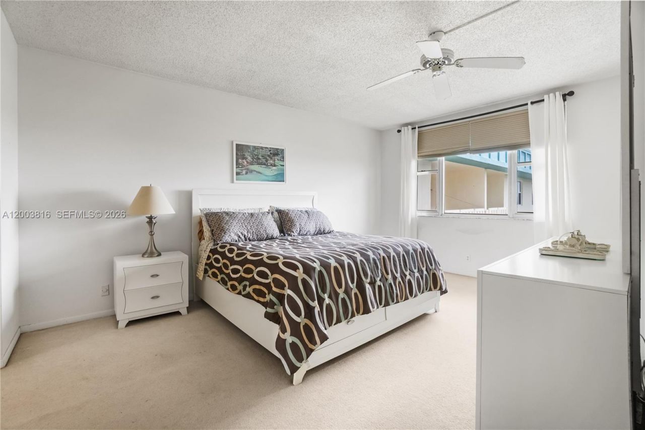 4330 Hillcrest Dr , Unit 1017, Hollywood, FL 33021 Photo