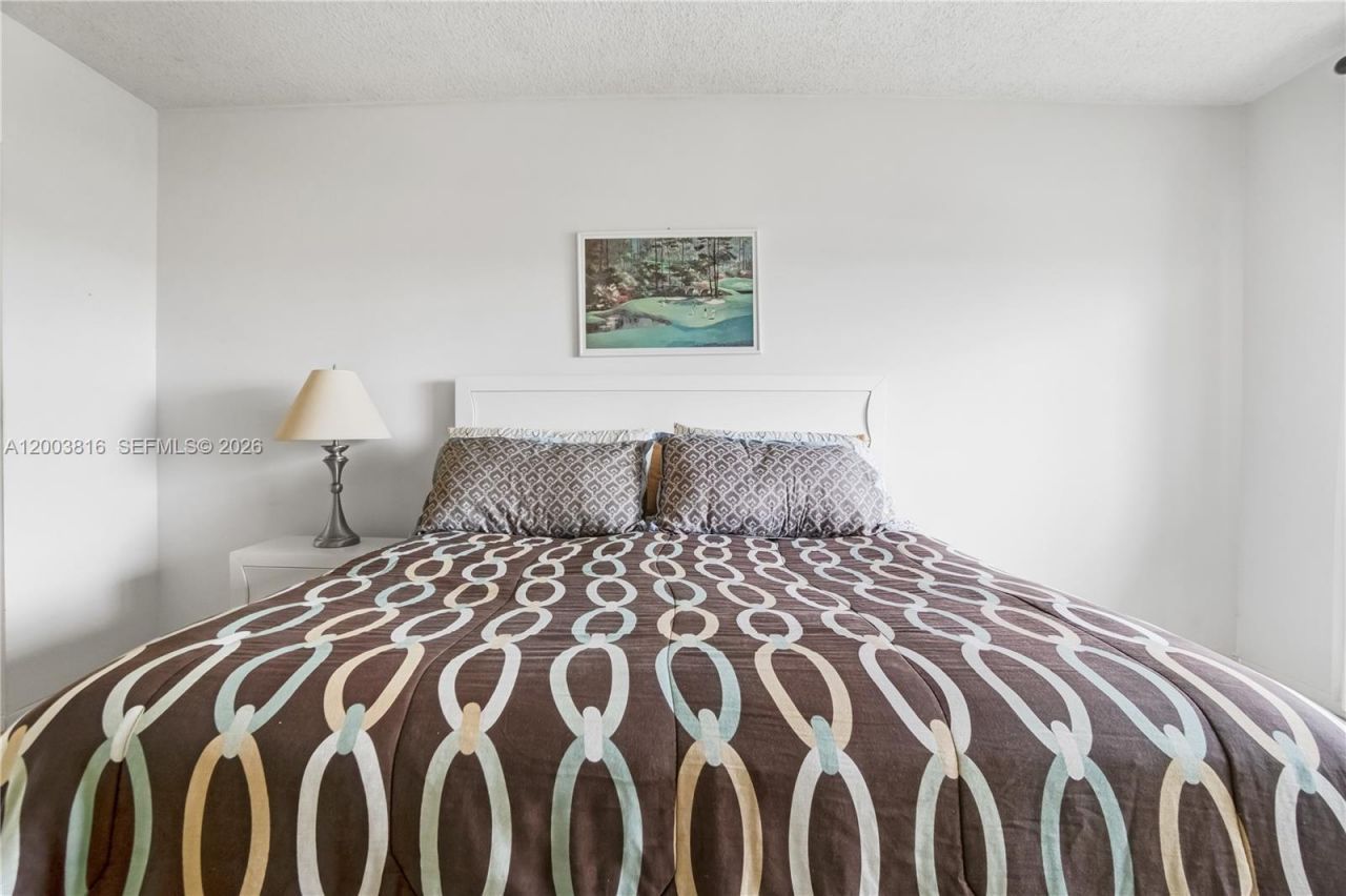 4330 Hillcrest Dr , Unit 1017, Hollywood, FL 33021 Photo