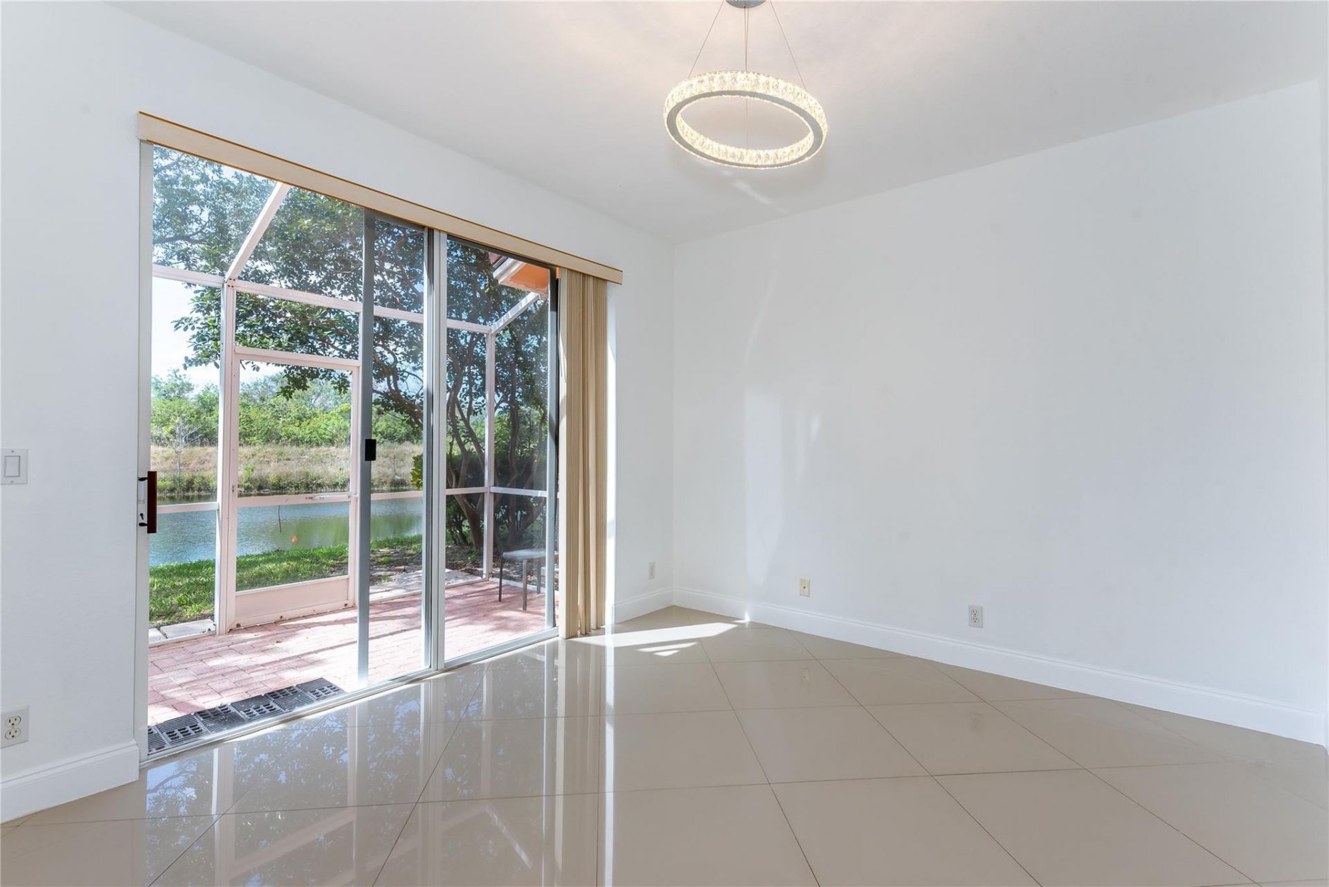 5704 NW 127th Terrace, Coral Springs, FL 33076 Photo