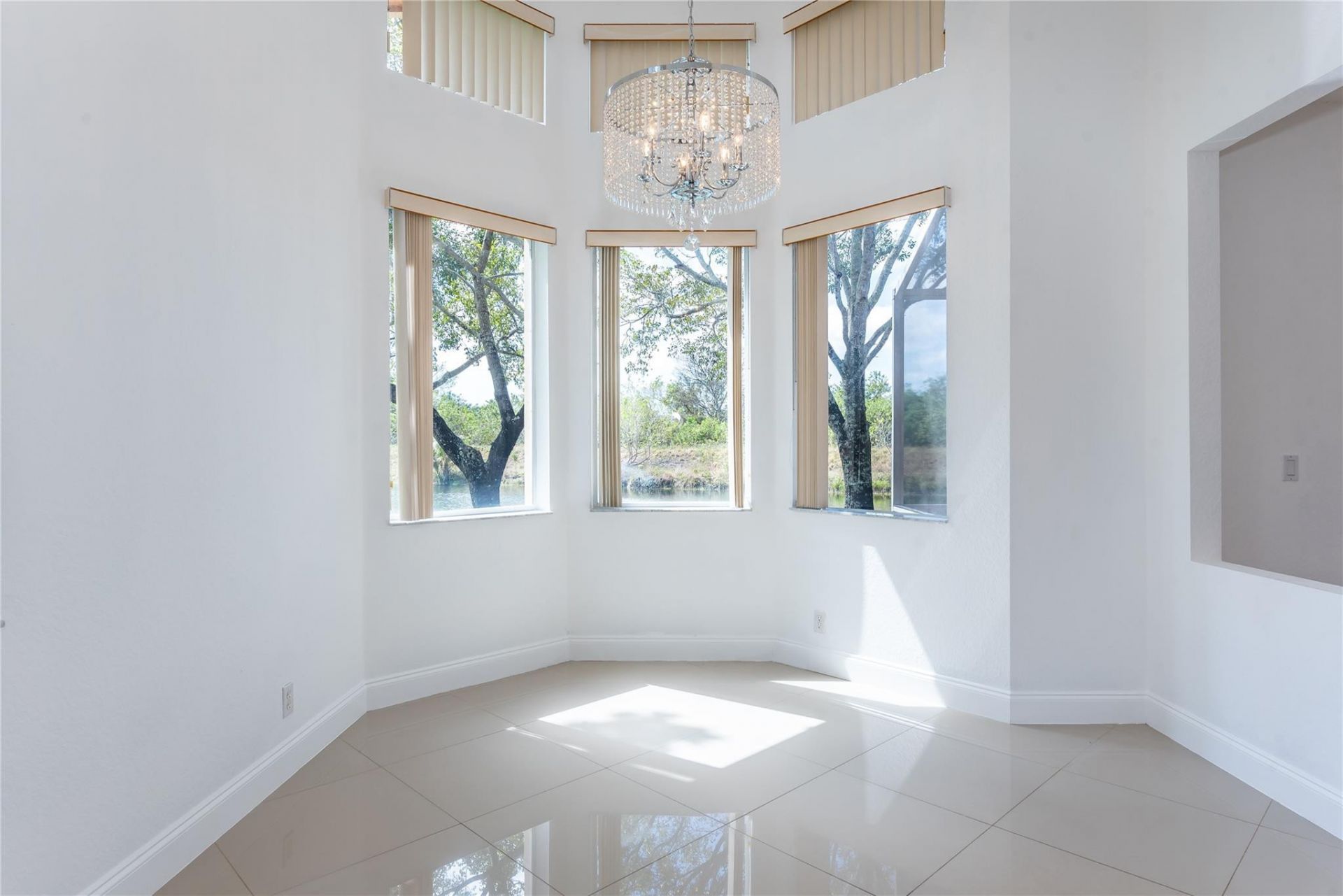 5704 NW 127th Terrace, Coral Springs, FL 33076 Photo