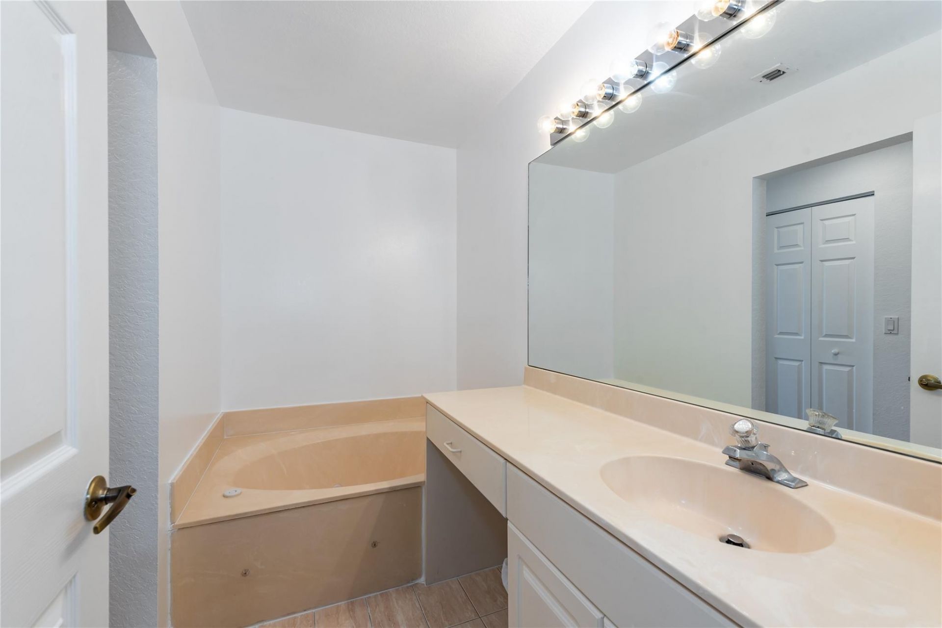 5704 NW 127th Terrace, Coral Springs, FL 33076 Photo