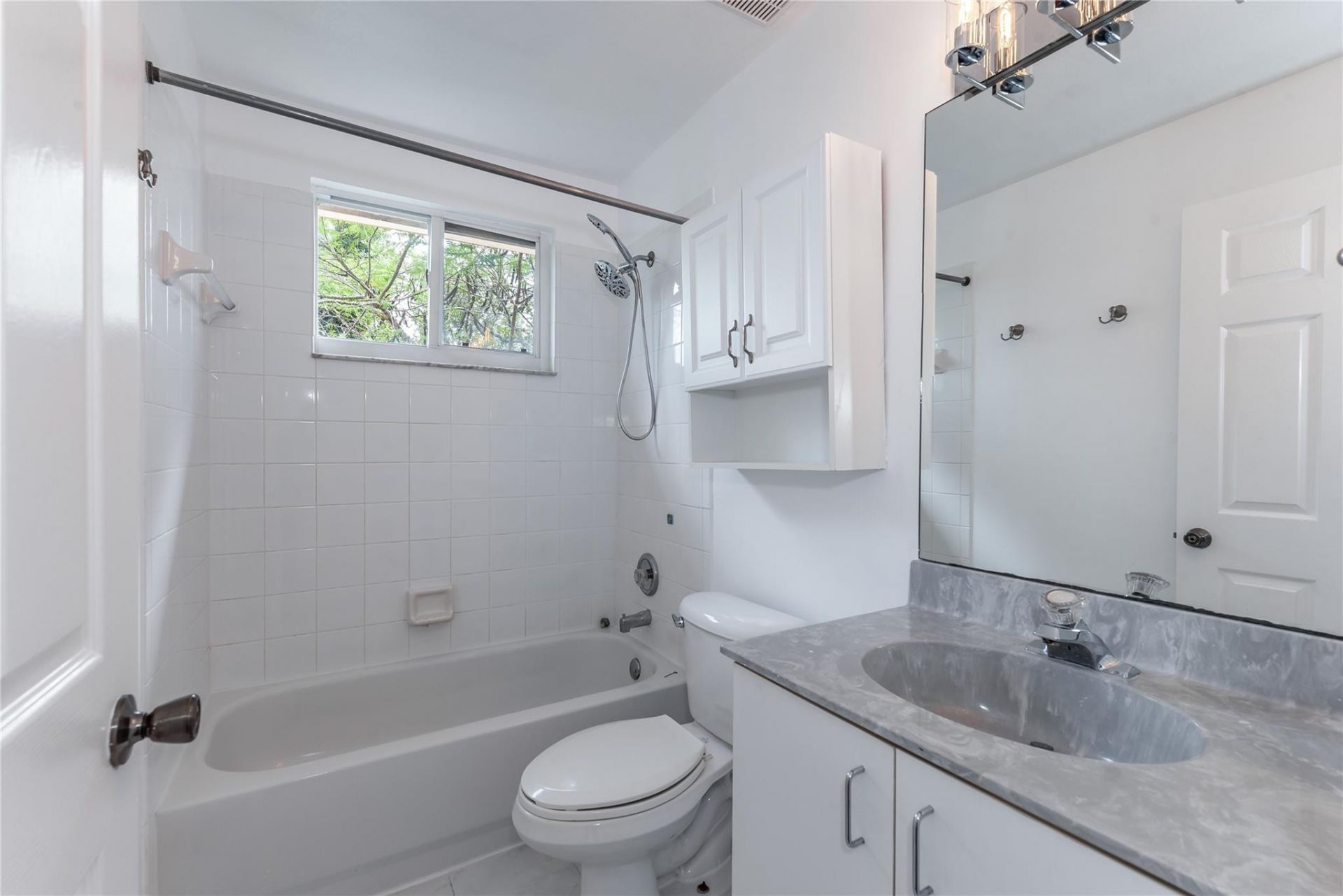 5704 NW 127th Terrace, Coral Springs, FL 33076 Photo