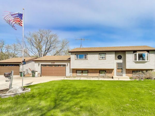 387 Lakewood Drive , Antioch, IL 60002