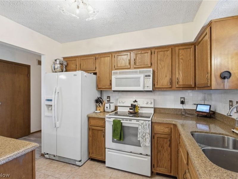 300 Pathfinder Drive, Reynoldsburg, OH 43068 Photo 9