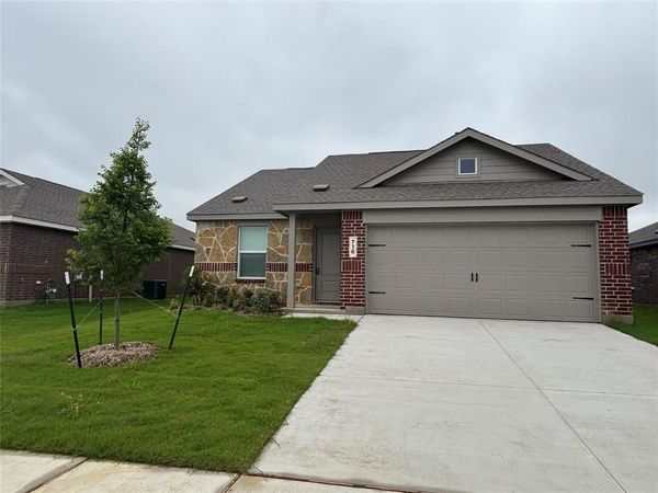 716 Haskell Drive, Aubrey, TX 76227
