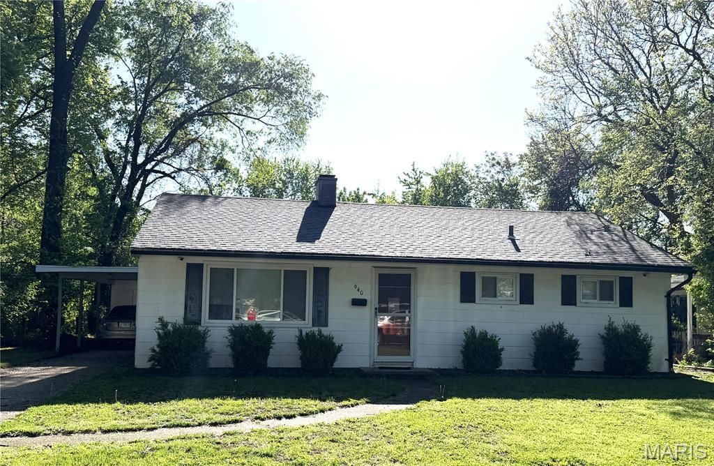 640 Devonshire Drive, Belleville, IL 62226 Main Photo