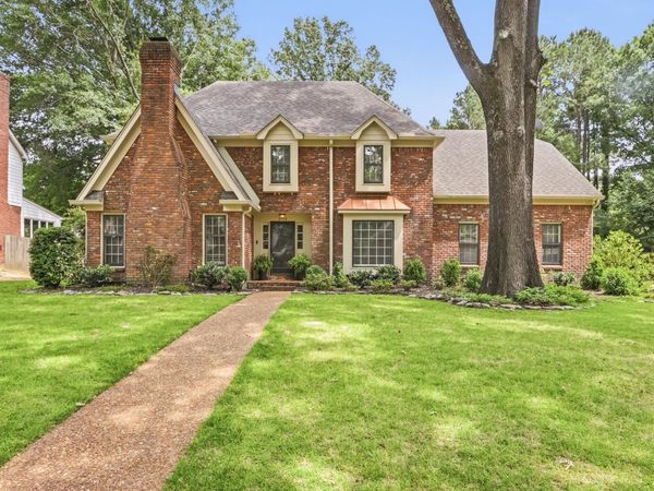 2108 PRESTWICK DR, Germantown, TN 38139