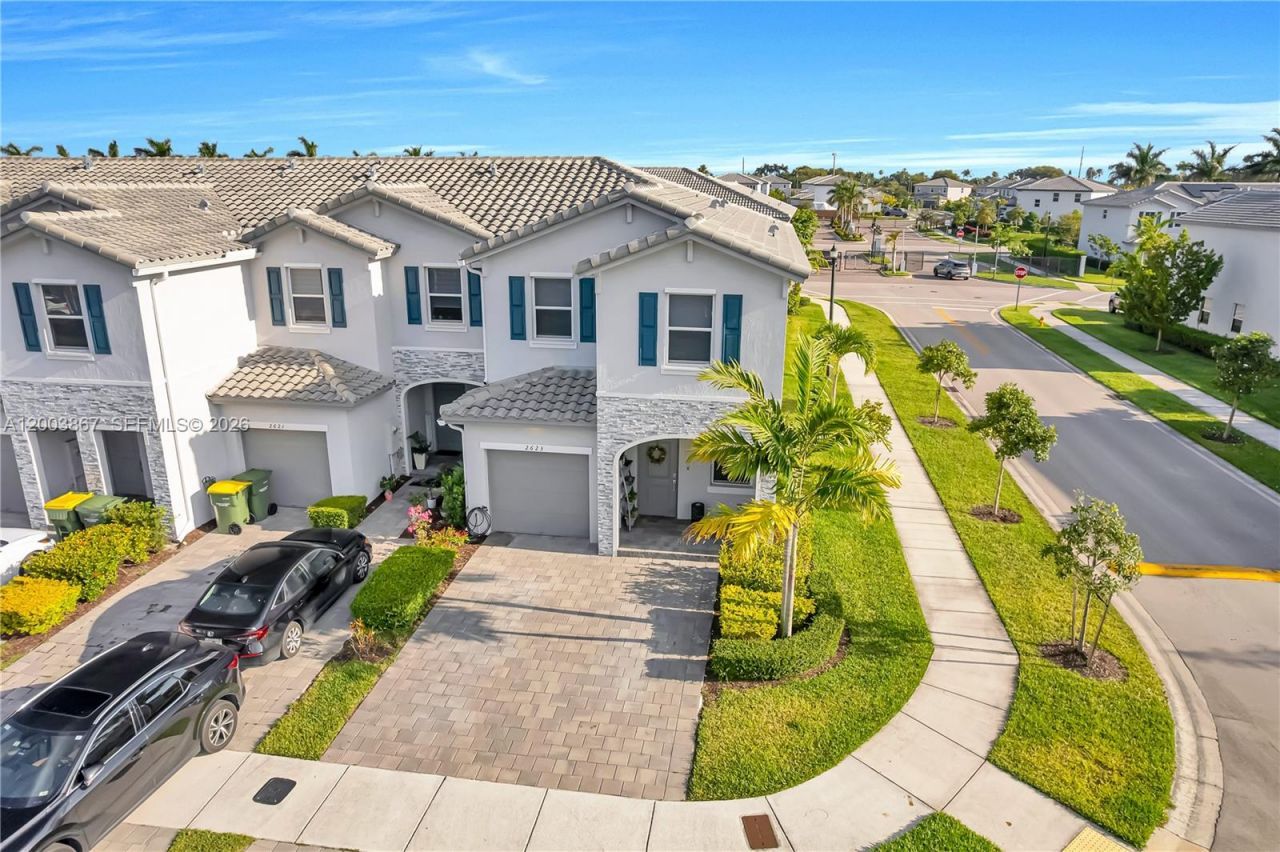 2623 SE 11th St, Homestead, FL 33035 Main Photo