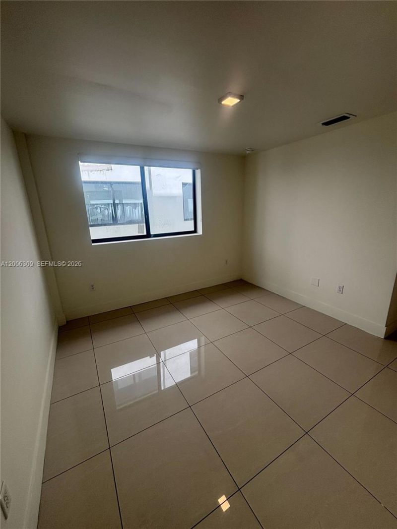 821 SW 18th Ave , Unit 205, Miami, FL 33135 Photo