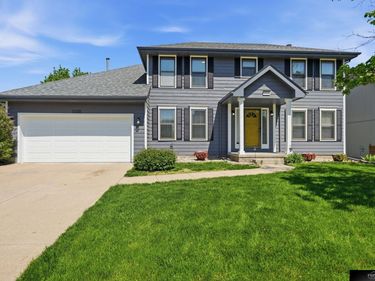 10326 Newport Avenue , Omaha, NE 68122
