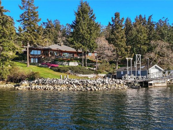 8440 Lawrence Rd, Central Saanich, BC V8M 1S5