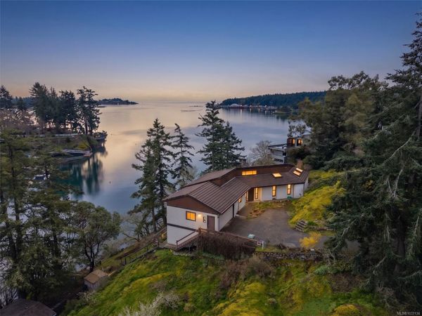 312 Bessborough Ave , View Royal, BC V9B 1T7