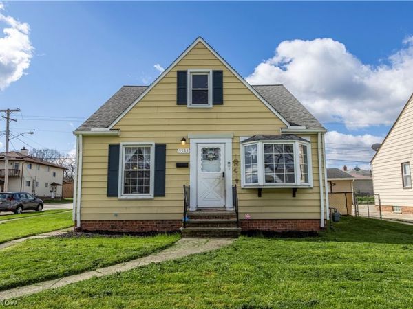 3303 Liggett Drive, Parma, OH 44134