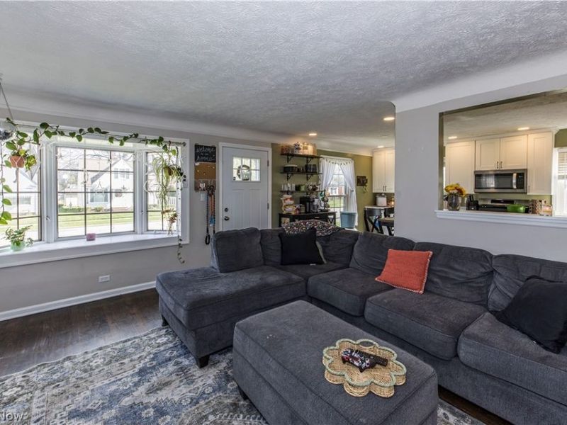 3303 Liggett Drive, Parma, OH 44134 Photo 5