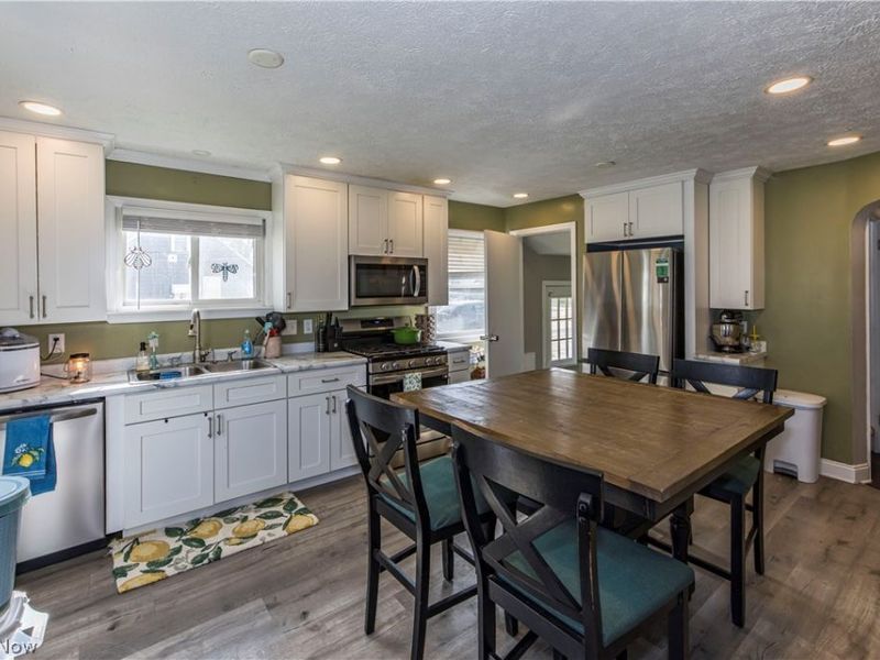 3303 Liggett Drive, Parma, OH 44134 Photo 6