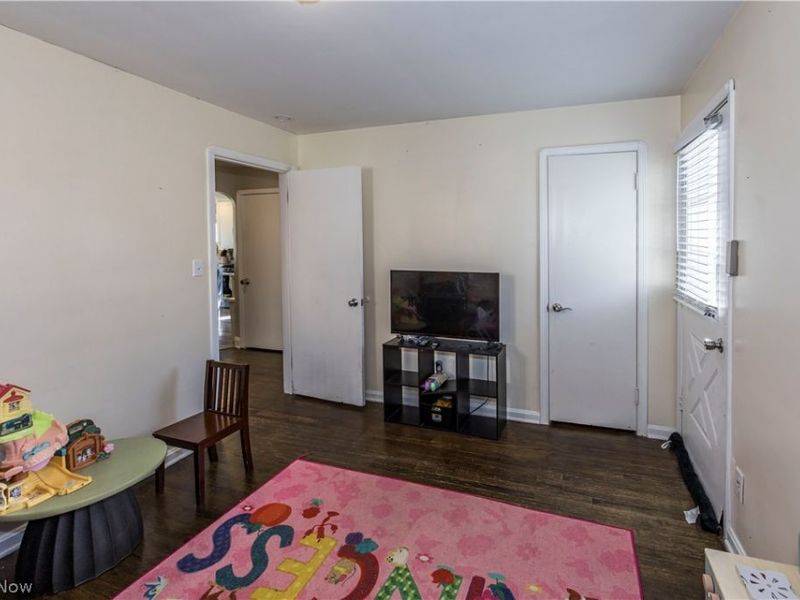 3303 Liggett Drive, Parma, OH 44134 Photo 9