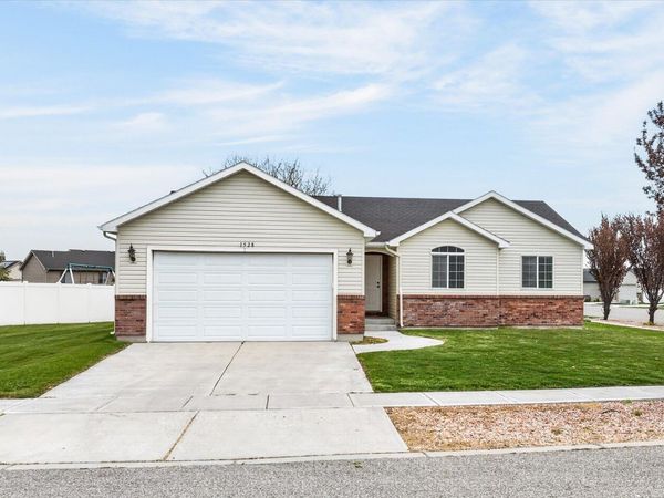 1528 Cobblestone Ave, Chubbuck, ID 83202