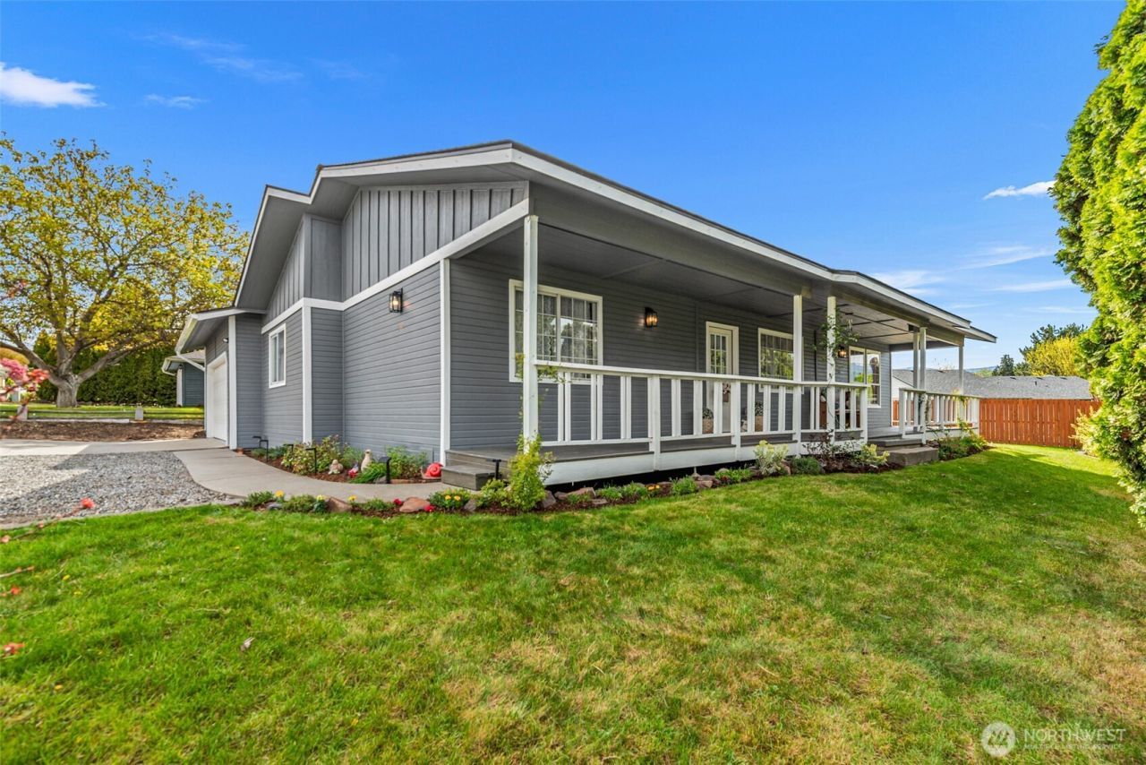 600 10th Street Ne, East Wenatchee, WA 98802 Main Photo