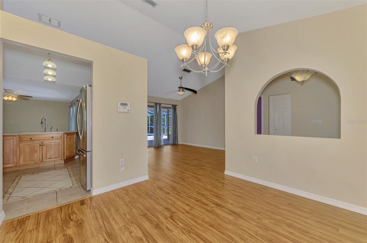 7805 38th Court E, Sarasota, FL 34243 Photo