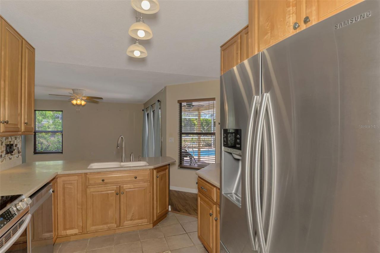 7805 38th Court E, Sarasota, FL 34243 Photo