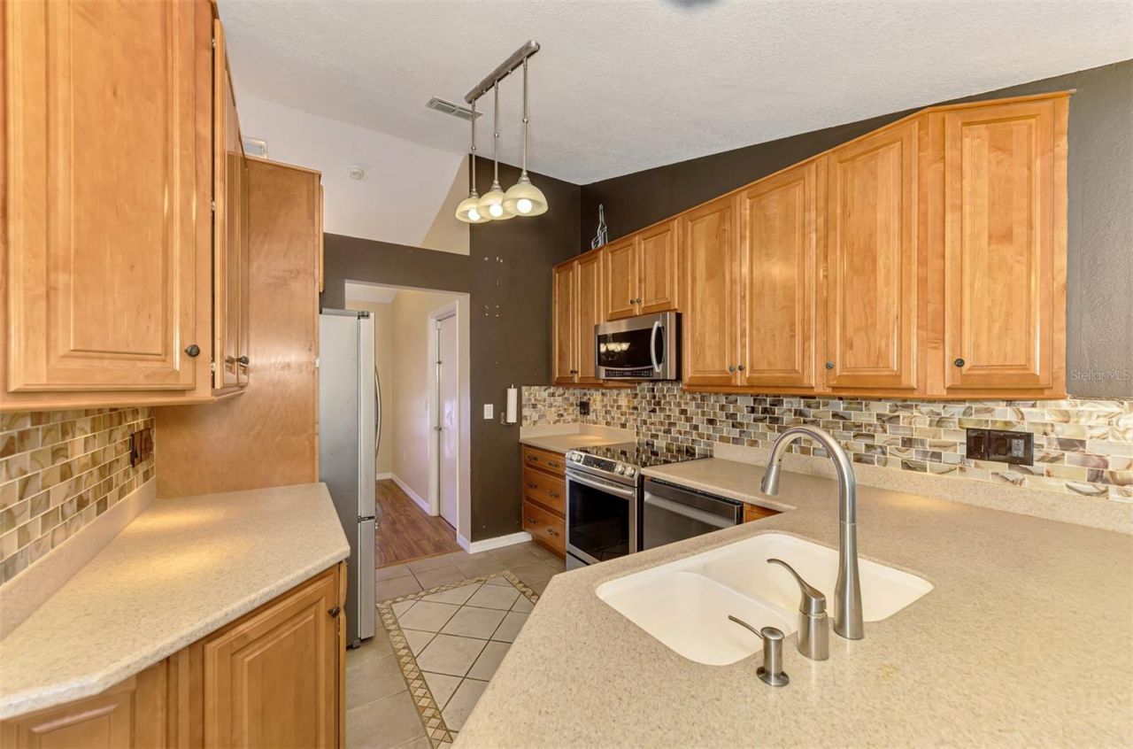7805 38th Court E, Sarasota, FL 34243 Photo