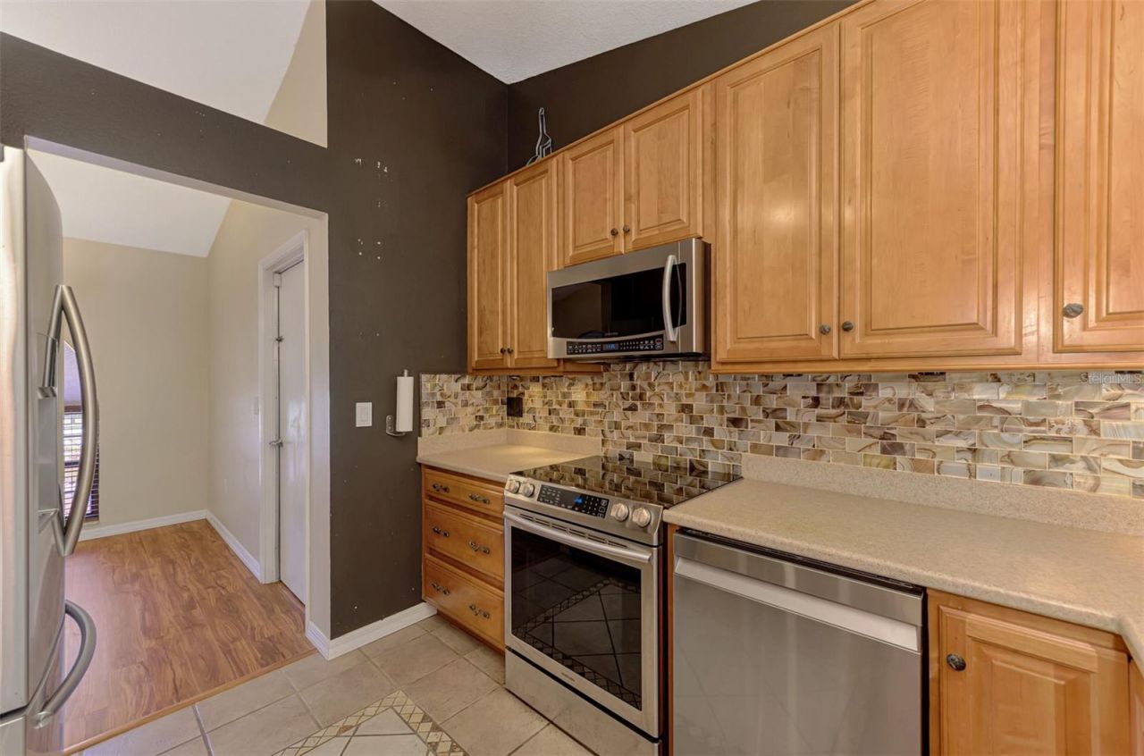 7805 38th Court E, Sarasota, FL 34243 Photo