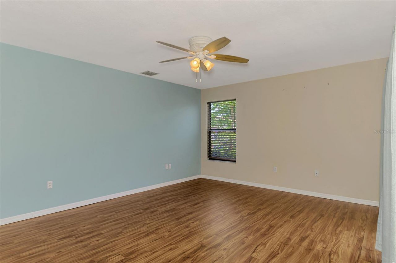 7805 38th Court E, Sarasota, FL 34243 Photo