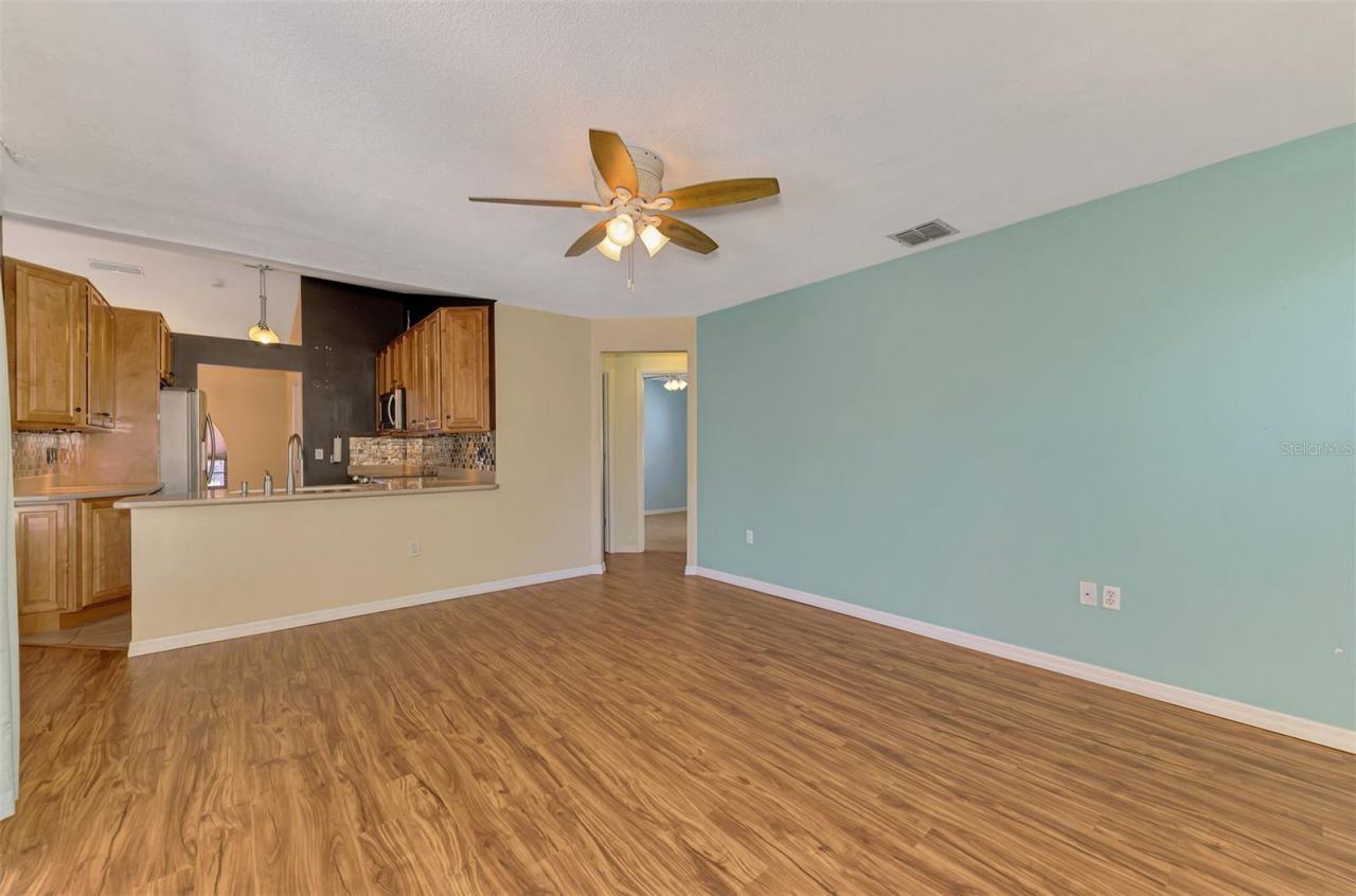 7805 38th Court E, Sarasota, FL 34243 Photo