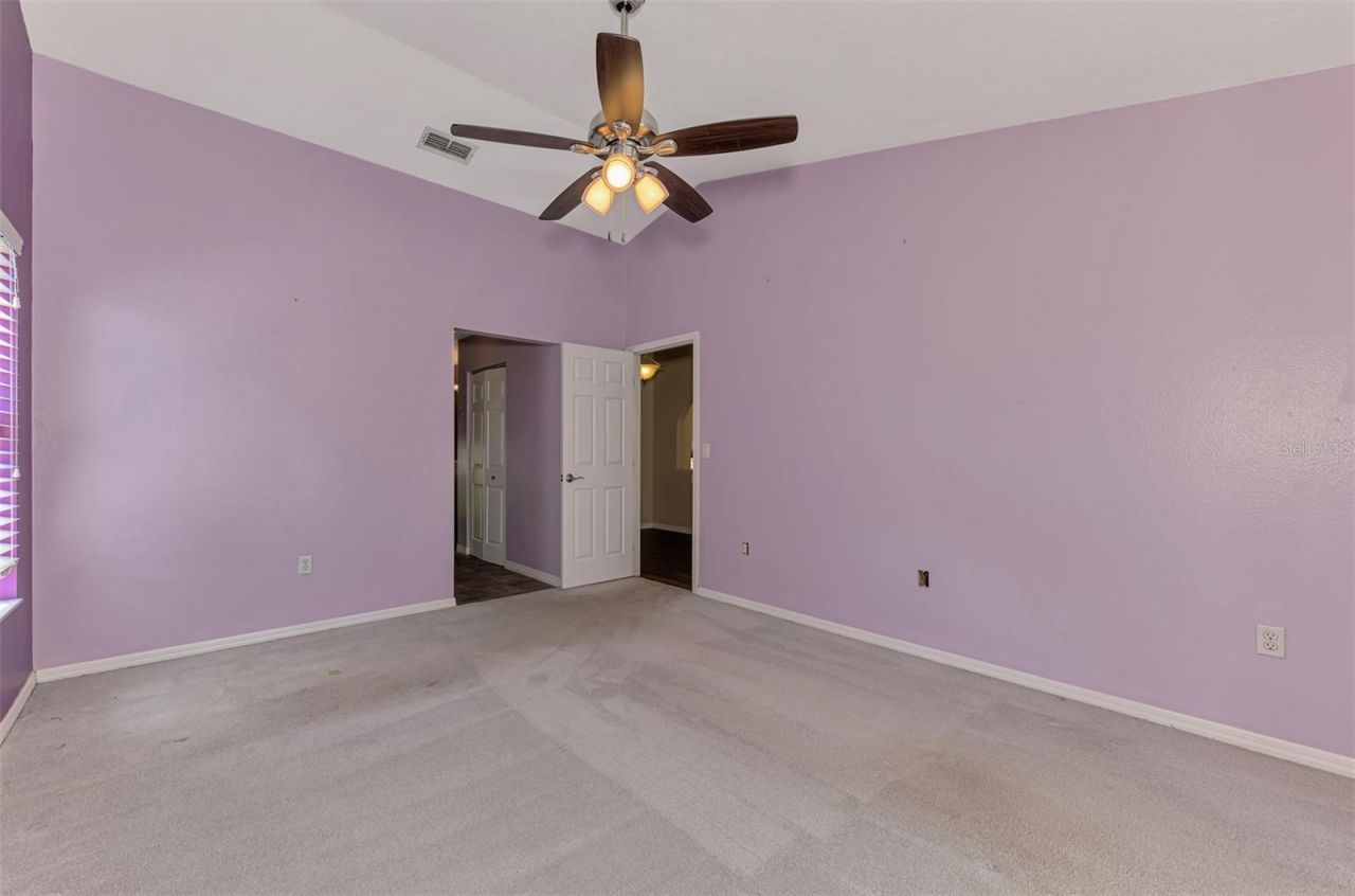 7805 38th Court E, Sarasota, FL 34243 Photo