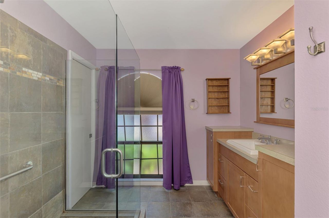 7805 38th Court E, Sarasota, FL 34243 Photo